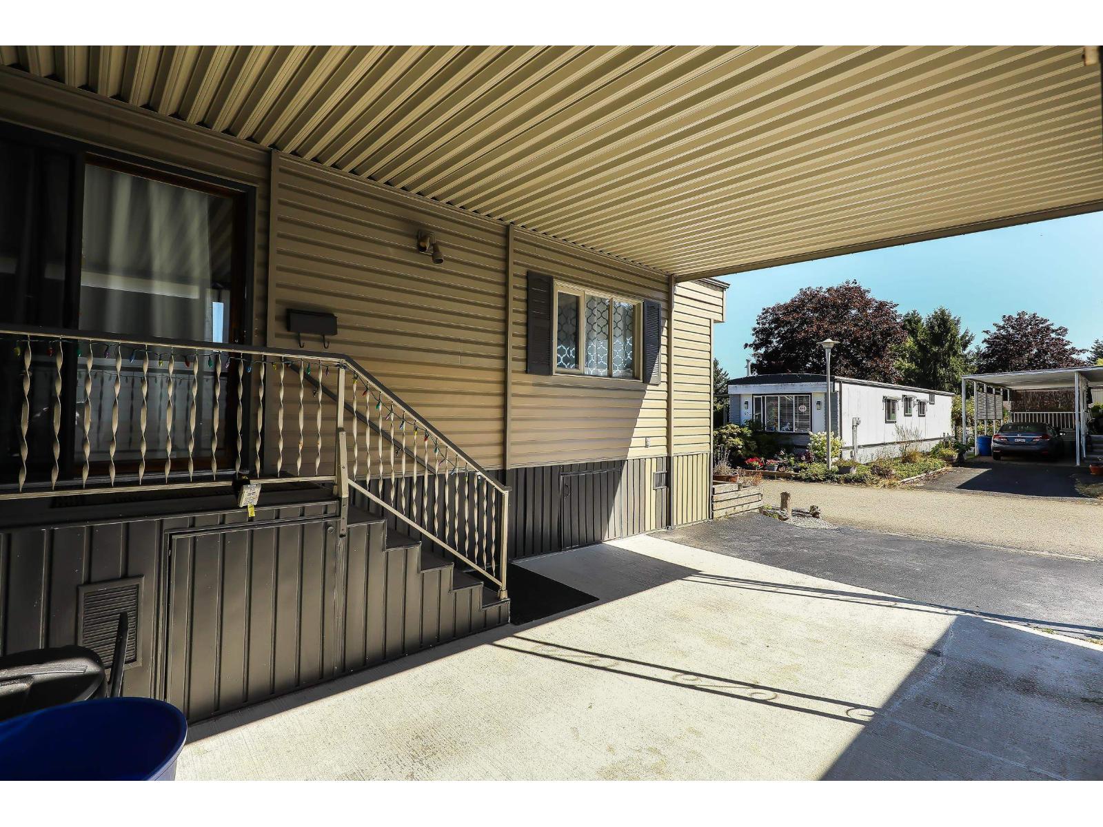Photo 8 of 43 15875 20 Avenue, Surrey BC
