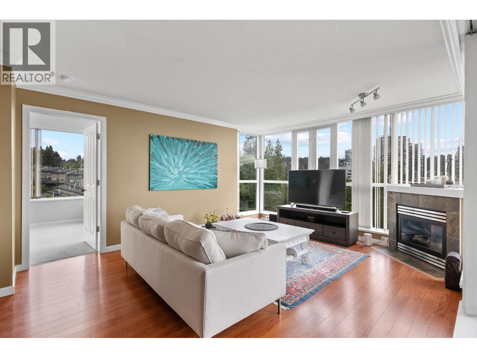 Photo 4 of 903 235 Guildford Way, Port Moody BC