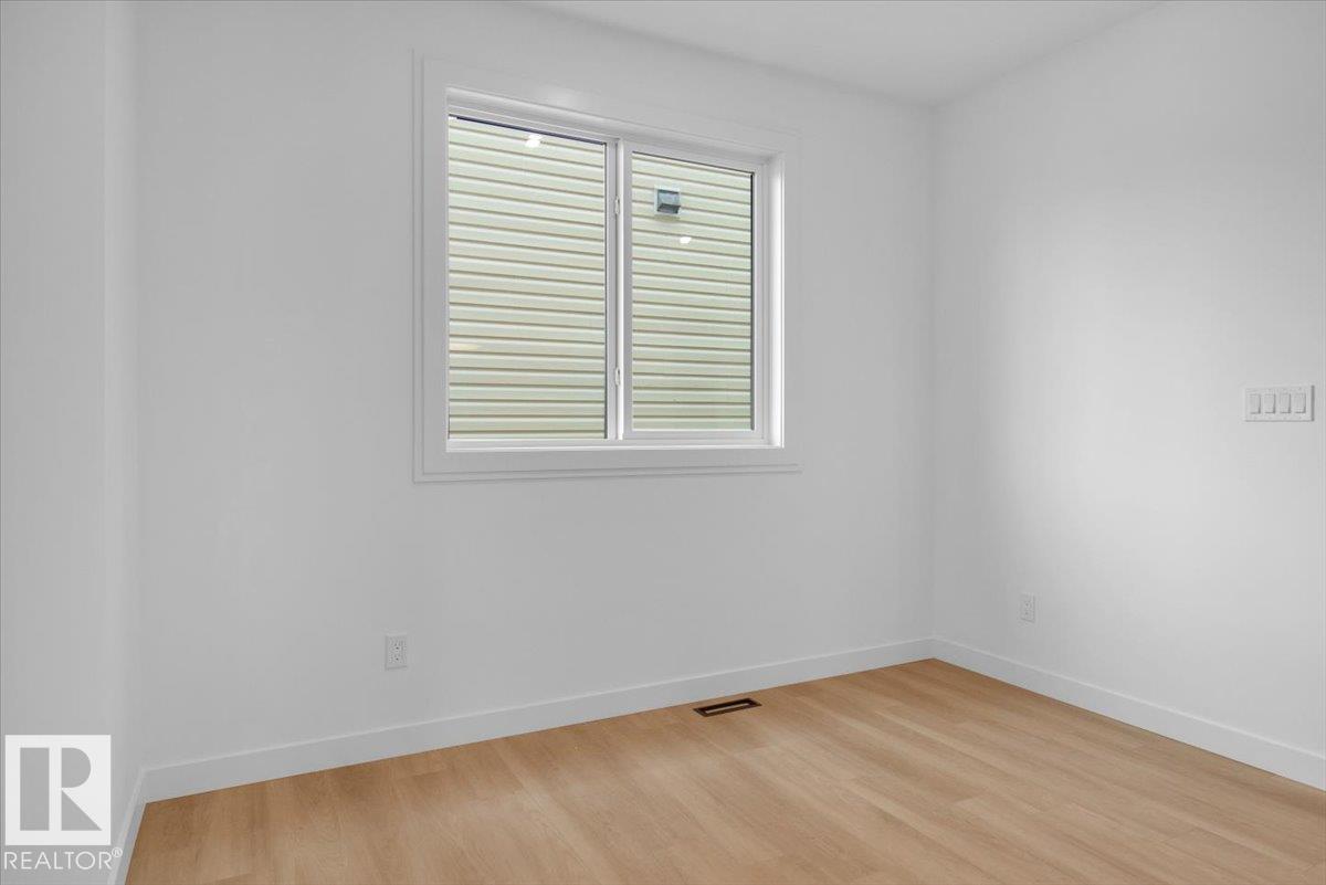 Photo 17 of 11126 132 St Nw, Edmonton AB