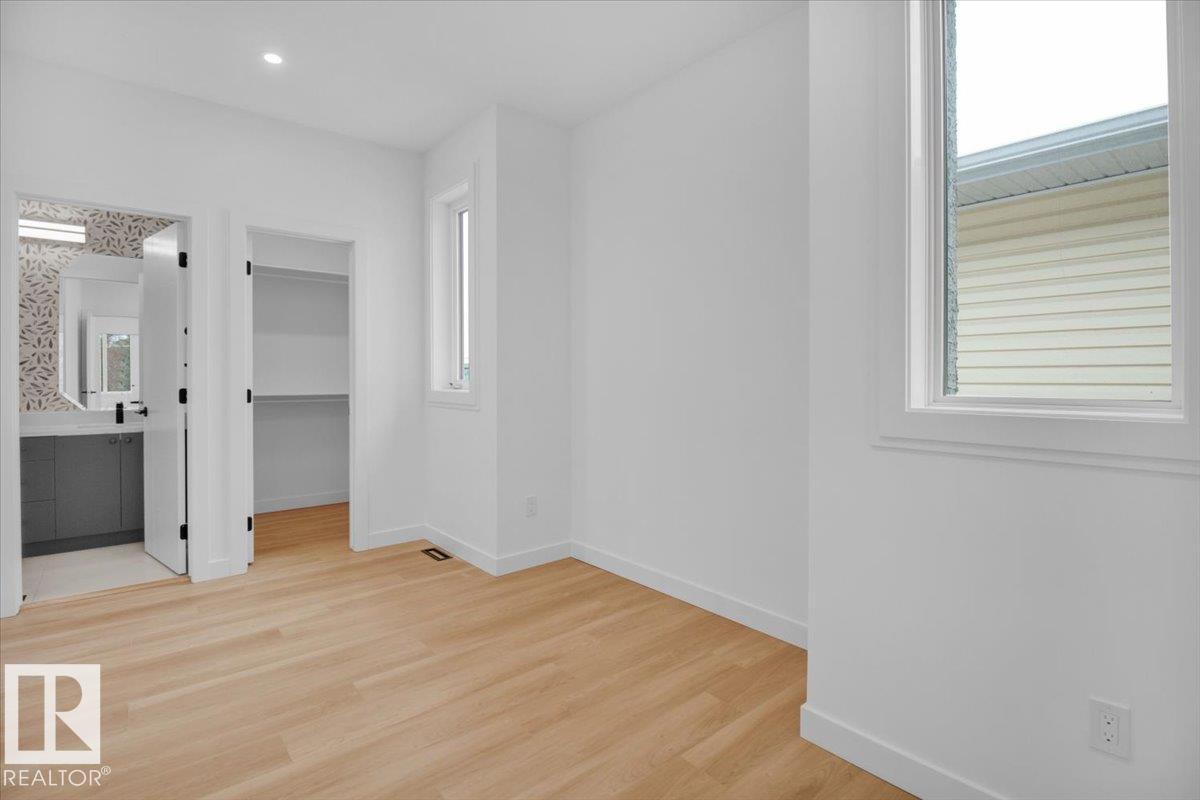 Photo 18 of 11126 132 St Nw, Edmonton AB