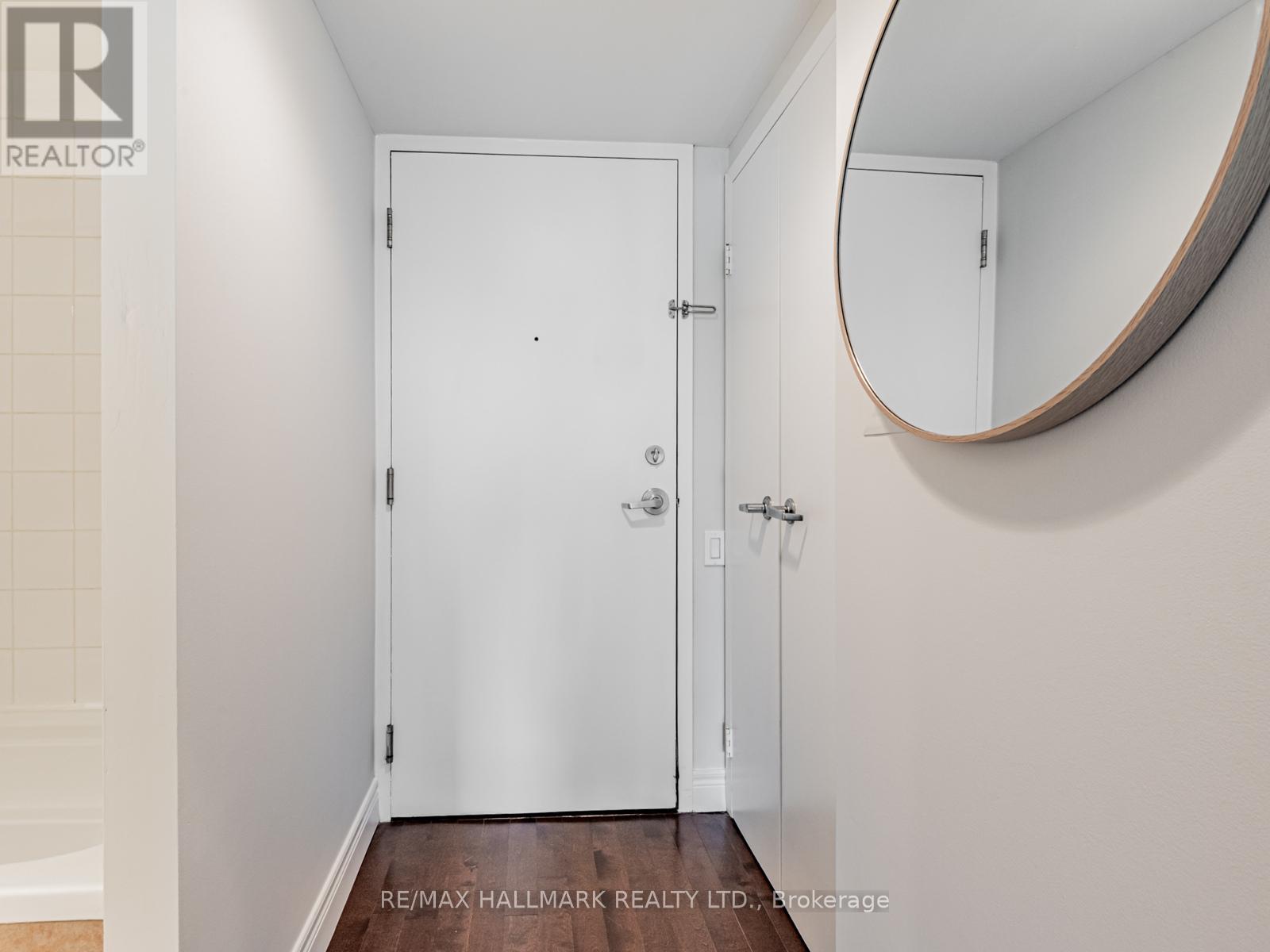 Photo 16 of 710 75 Dalhousie Street, Toronto ON