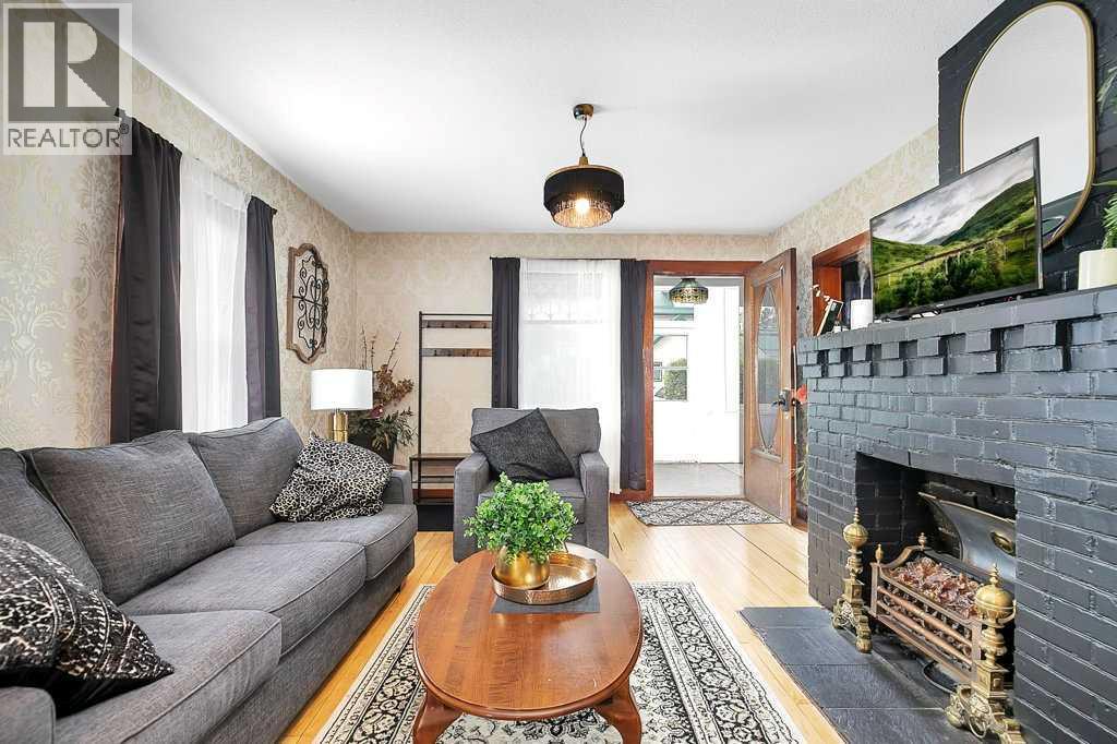 Photo 35 of 5037 48 Street, Sylvan Lake AB