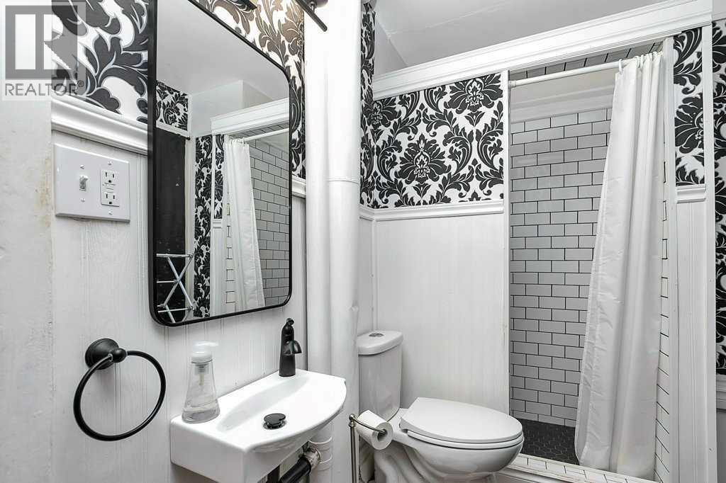 Photo 34 of 5037 48 Street, Sylvan Lake AB