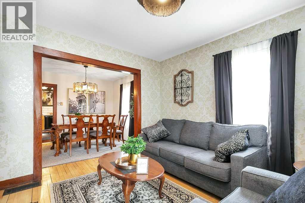 Photo 13 of 5037 48 Street, Sylvan Lake AB