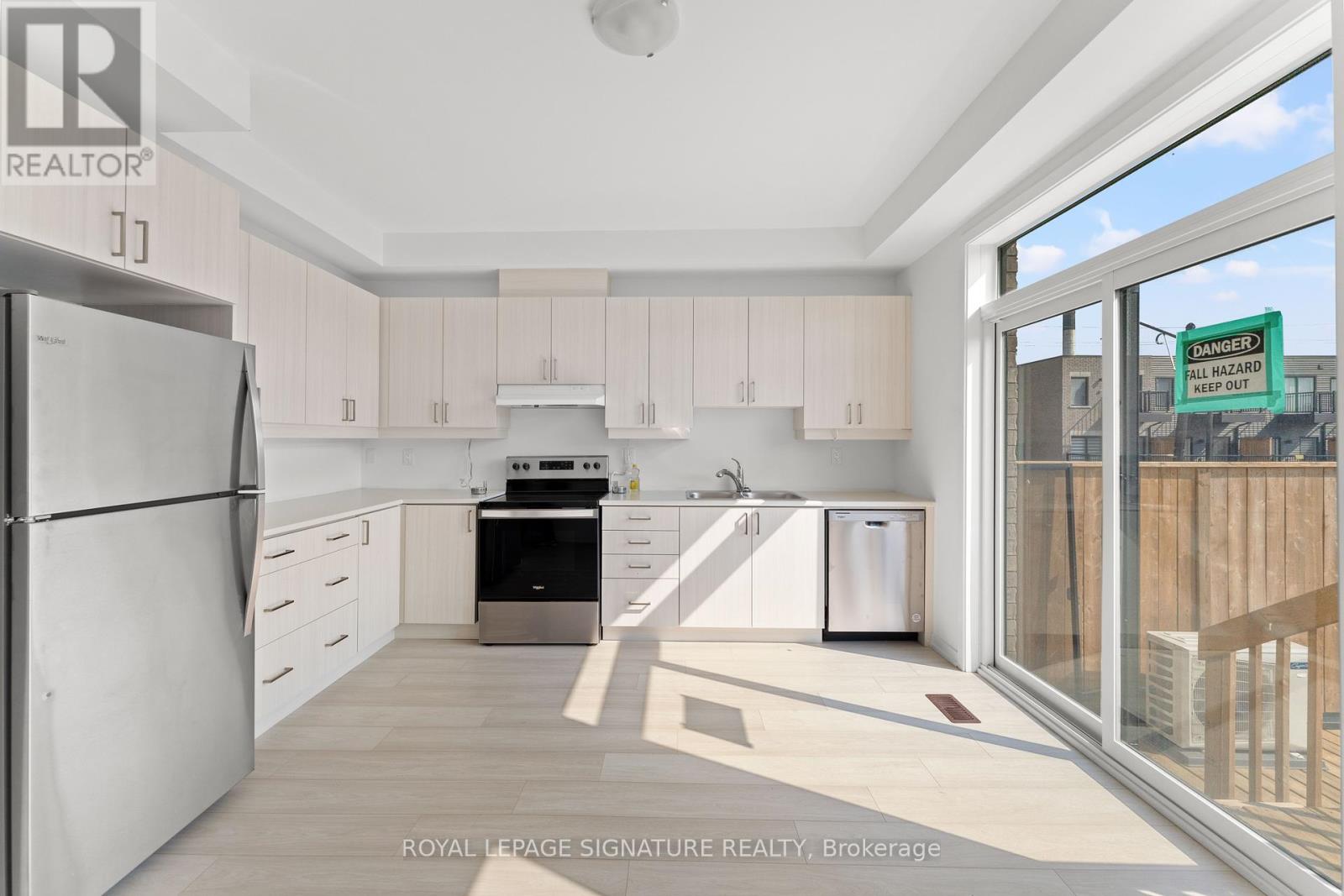 Photo 18 of 193 Monarch Avenue, Ajax ON