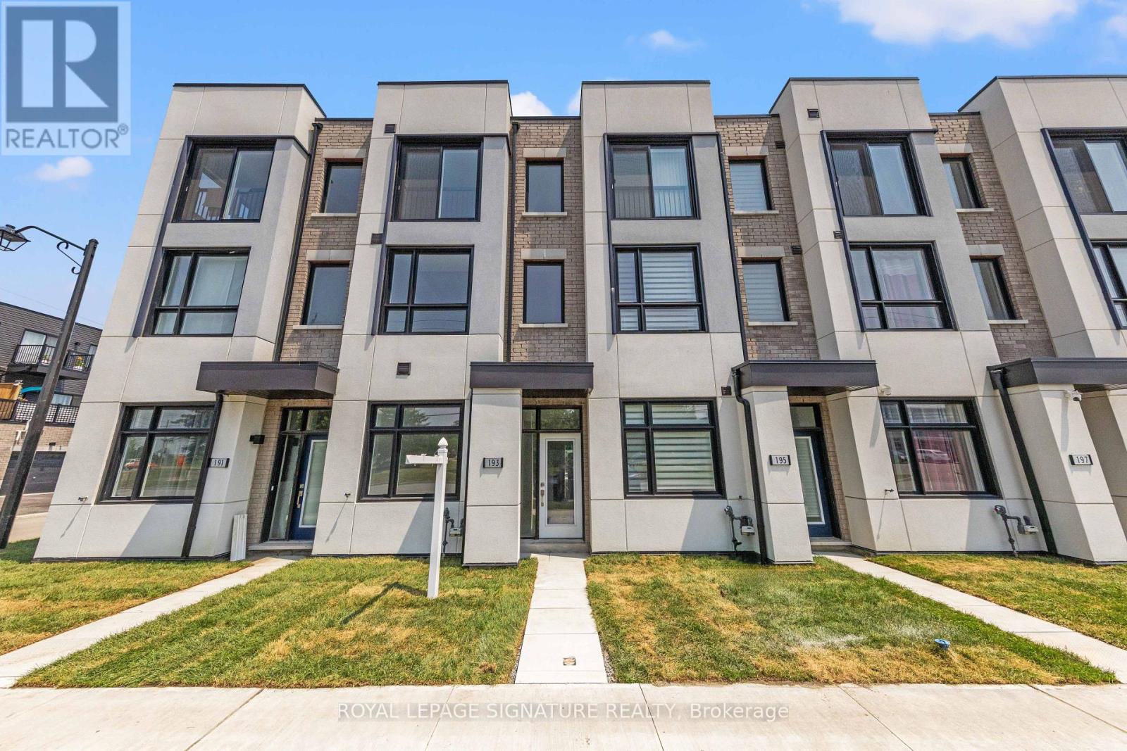 Photo 2 of 193 Monarch Avenue, Ajax ON