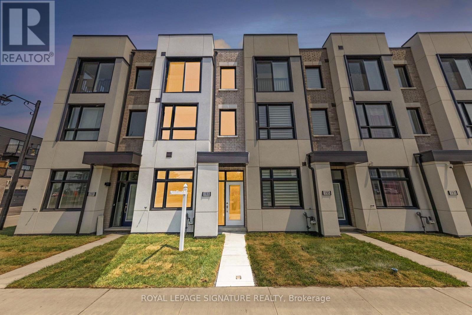 Photo 3 of 193 Monarch Avenue, Ajax ON