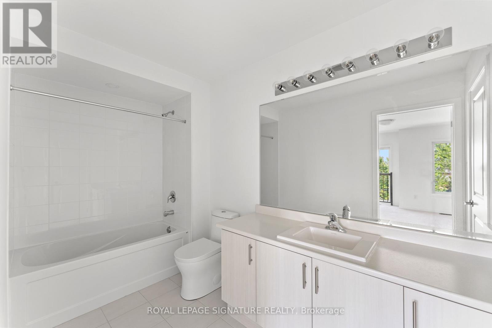 Photo 31 of 193 Monarch Avenue, Ajax ON