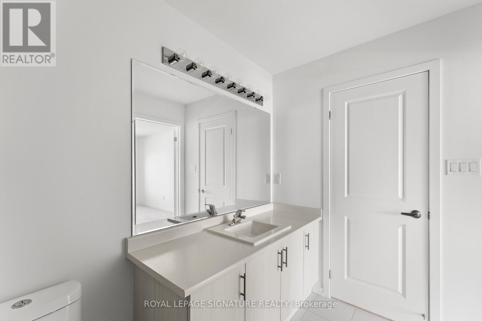 Photo 32 of 193 Monarch Avenue, Ajax ON