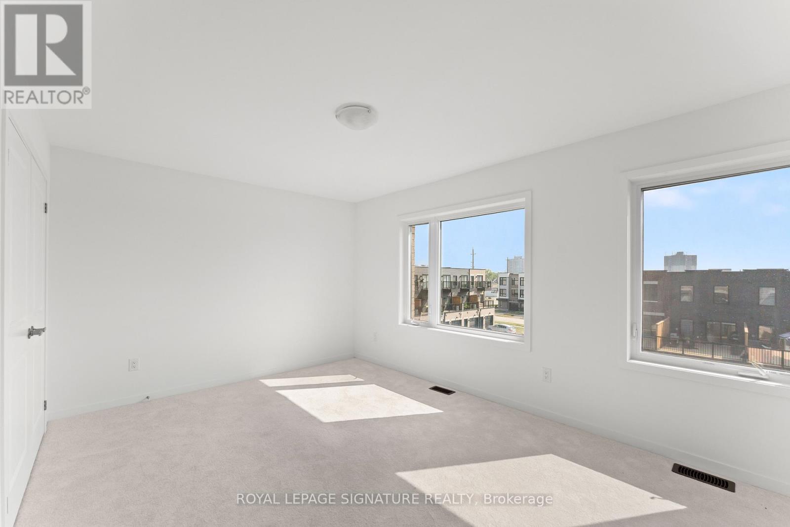 Photo 33 of 193 Monarch Avenue, Ajax ON