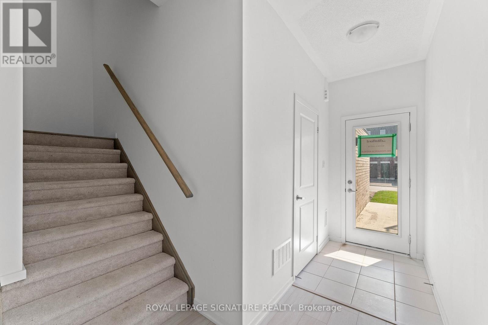 Photo 5 of 193 Monarch Avenue, Ajax ON