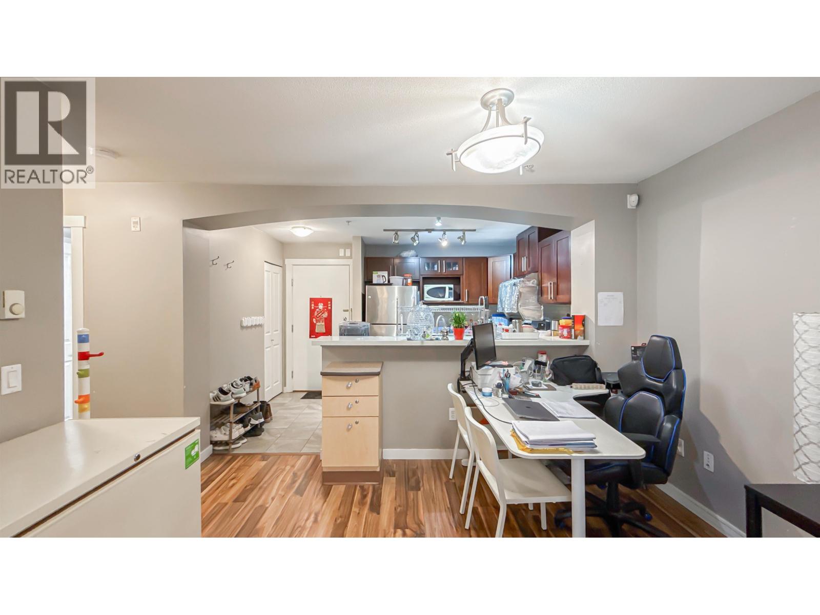 Photo 2 of 206 9098 Halston Court, Burnaby BC
