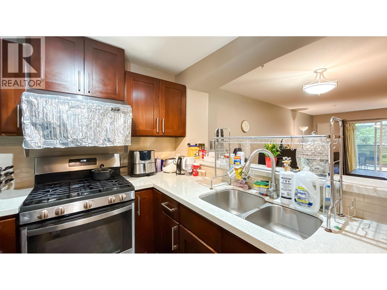 Photo 15 of 206 9098 Halston Court, Burnaby BC