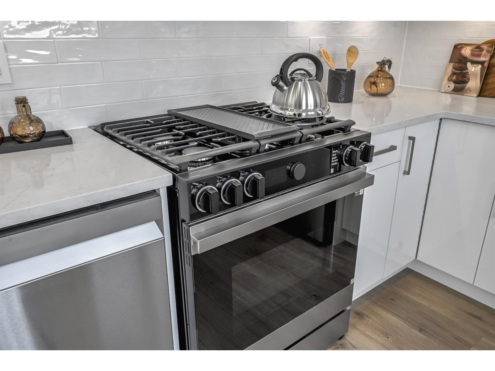 Photo 9 of 42 6162 138 Street, Surrey BC