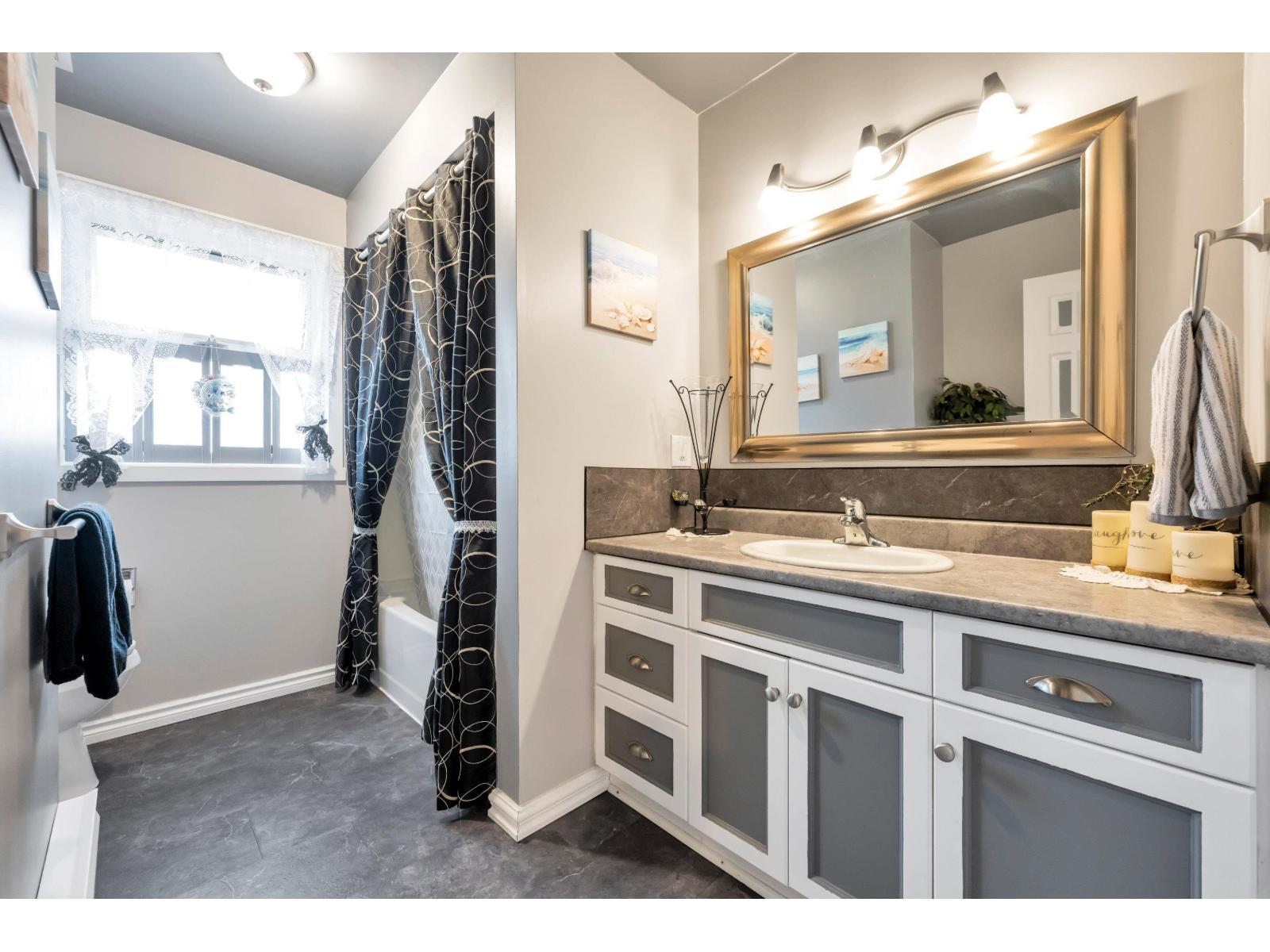 Photo 22 of 31544 Sunnyside Crescent, Abbotsford BC