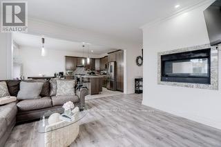 Photo 10 of 12 Mitten Court, Hamilton ON