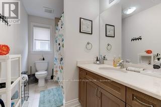 Photo 14 of 12 Mitten Court, Hamilton ON