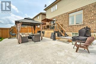 Photo 26 of 12 Mitten Court, Hamilton ON