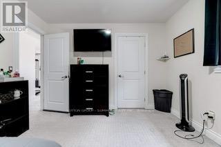 Photo 4 of 12 Mitten Court, Hamilton ON