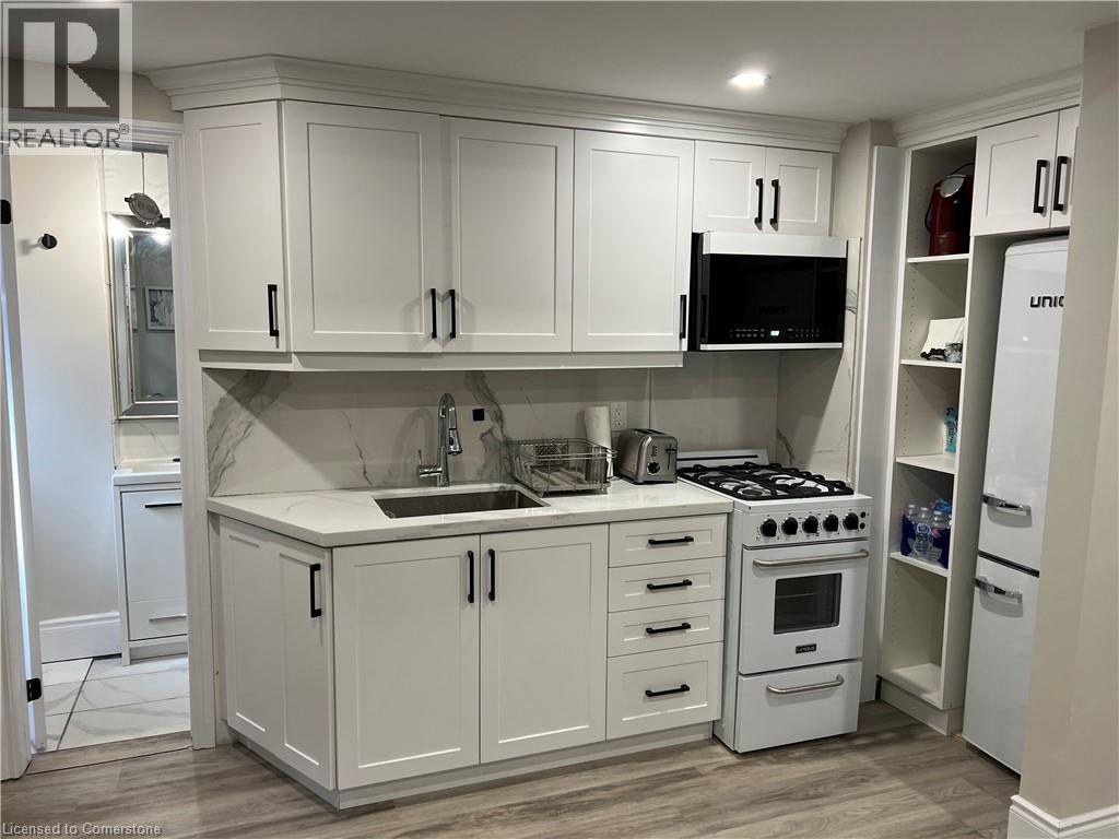 Photo 9 of 155 Wentworth Street S, Hamilton ON
