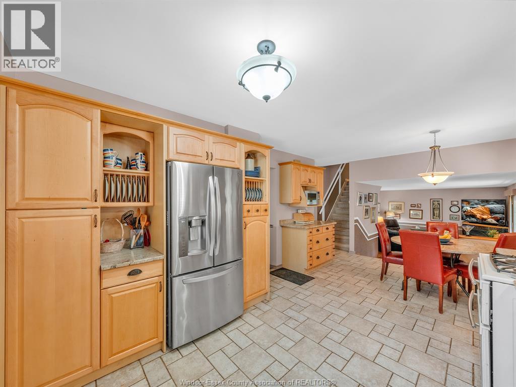 Photo 10 of 464 Walnut Drive, Amherstburg ON