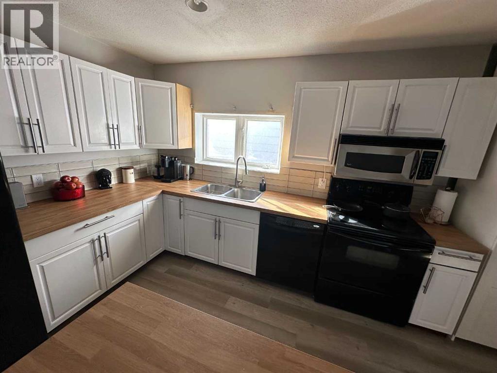 Single Family House Bi-level for Sale in  A Avenue SE Dover Calgary 
