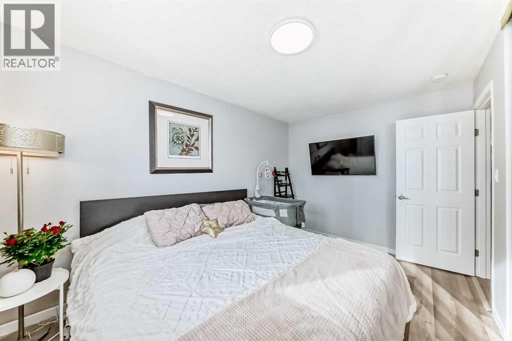 Single Family House Bi-level for Sale in  A Avenue SE Dover Calgary 
