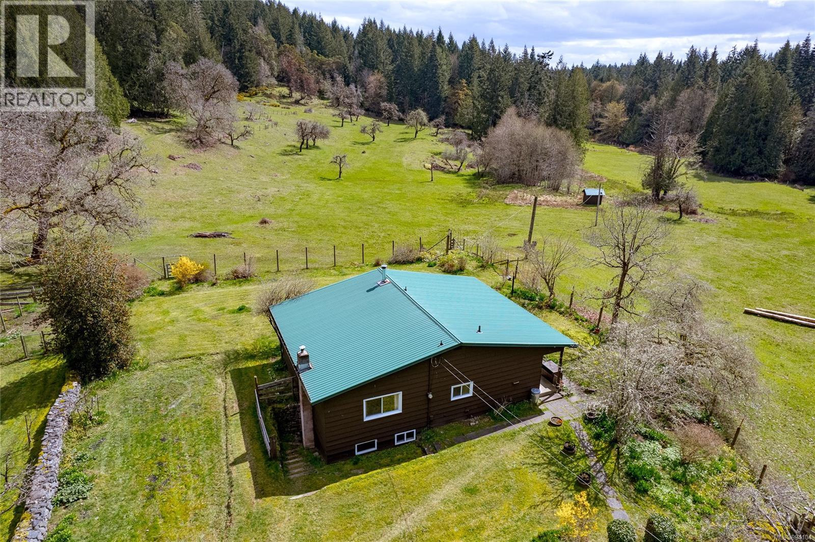 Photo 33 of 6633 Hillcrest Rd, Duncan BC