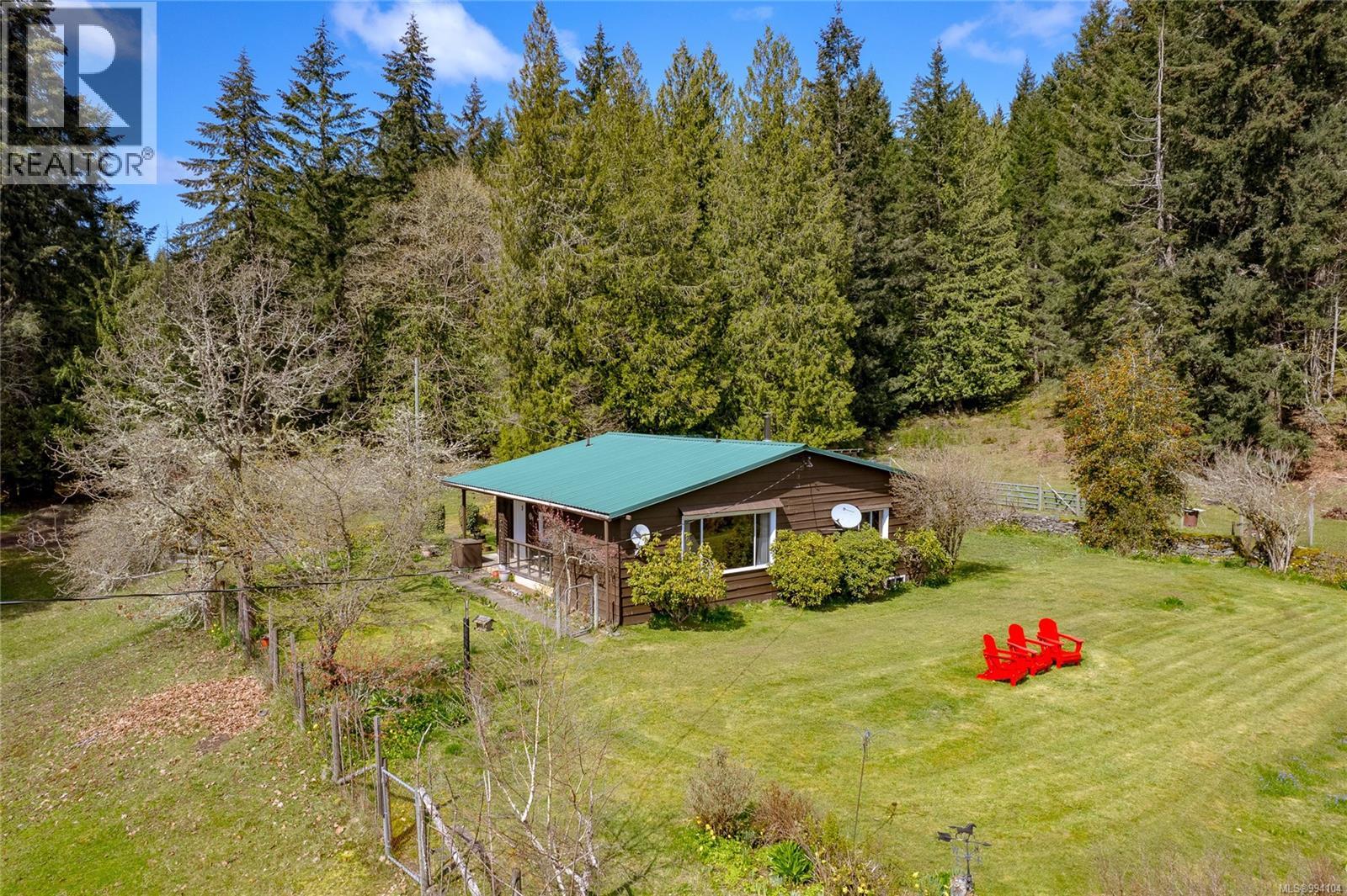 Photo 25 of 6633 Hillcrest Rd, Duncan BC