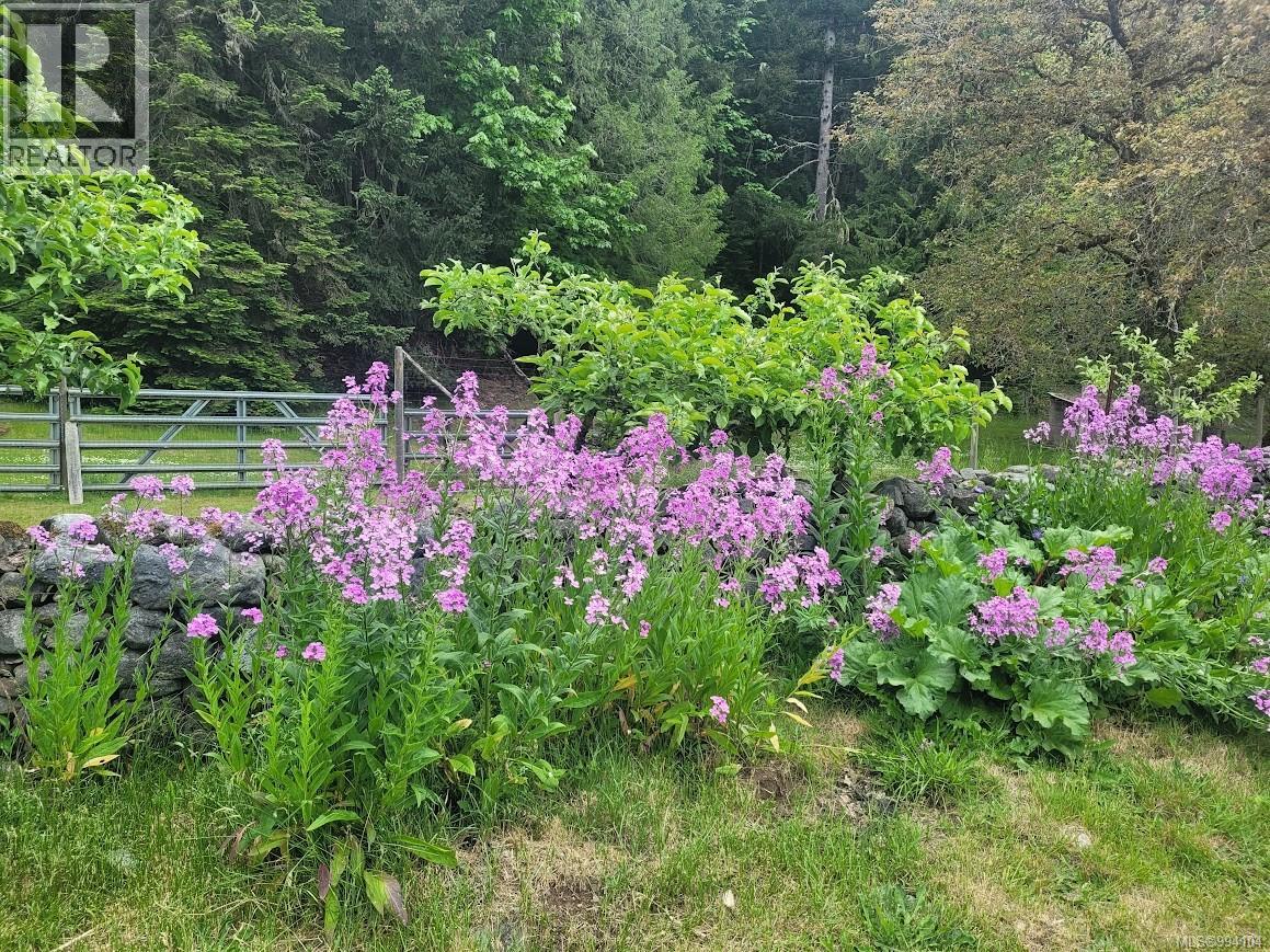 Photo 13 of 6633 Hillcrest Rd, Duncan BC