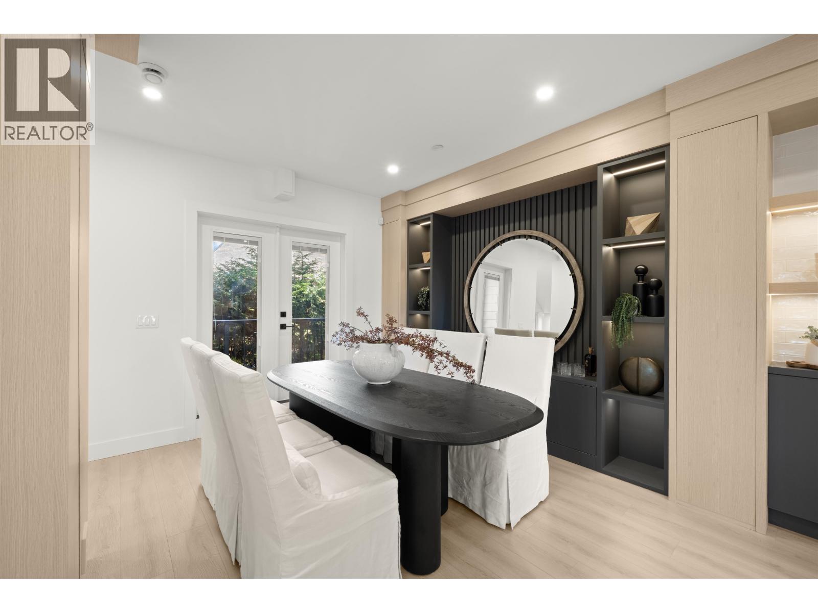 Photo 10 of 5 4829 48 Avenue, Ladner BC