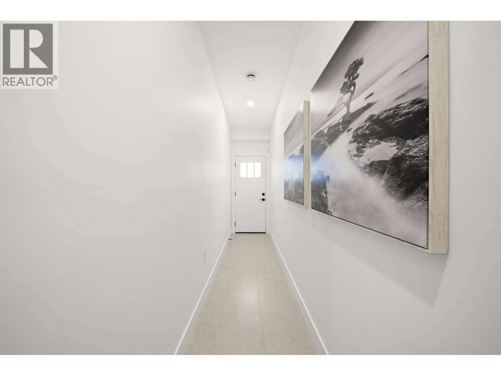 Photo 6 of 5 4829 48 Avenue, Ladner BC