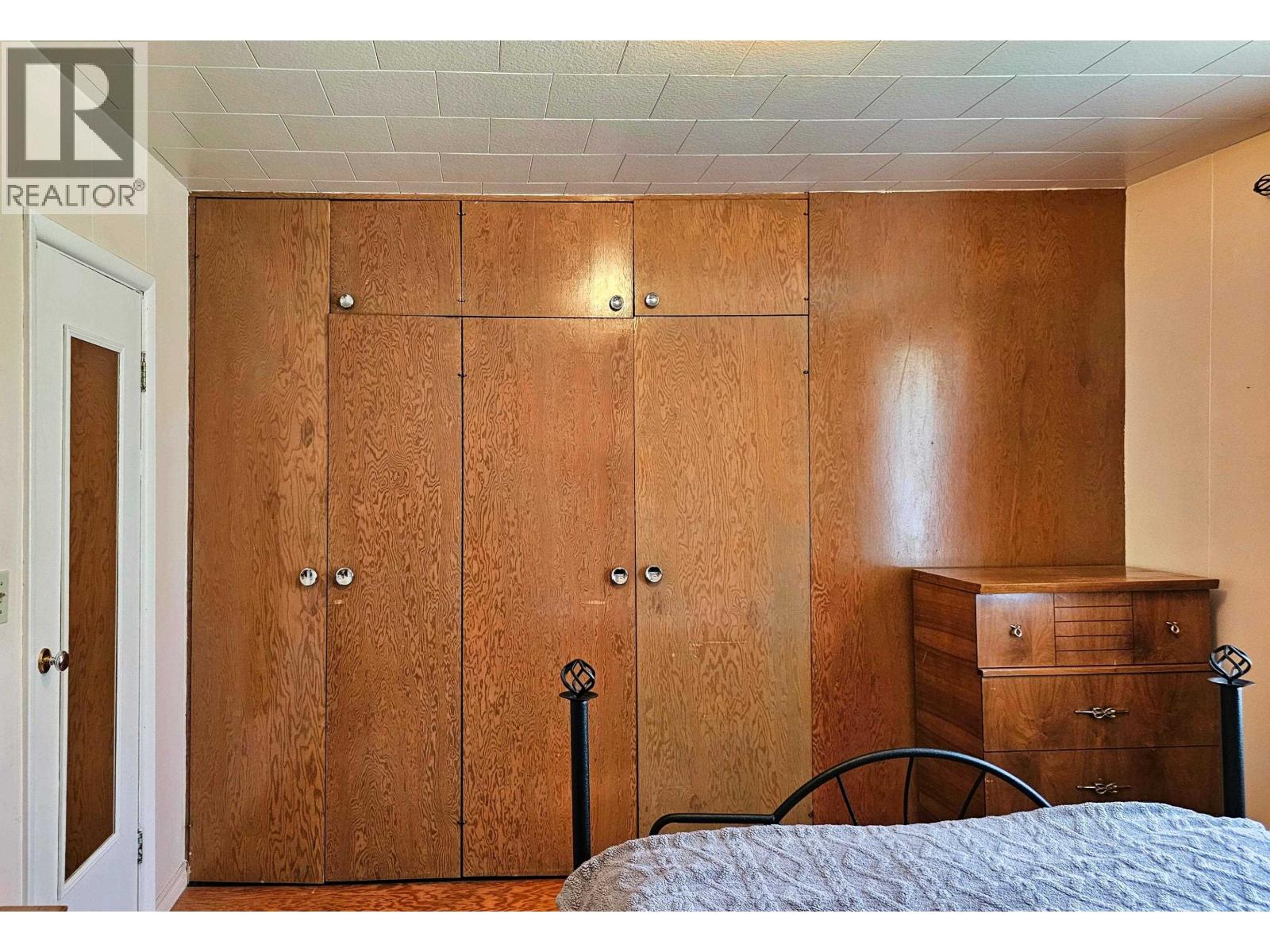 96 5TH AVENUE - 12