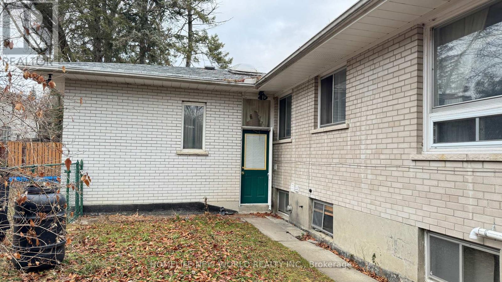 Photo 6 of 186 Henderson Avenue, Markham ON