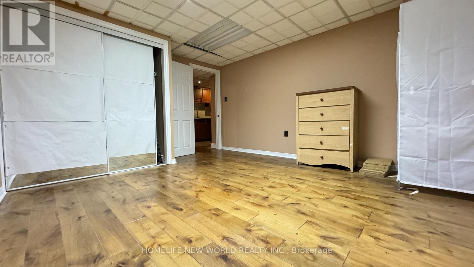 Photo 7 of 186 Henderson Avenue, Markham ON