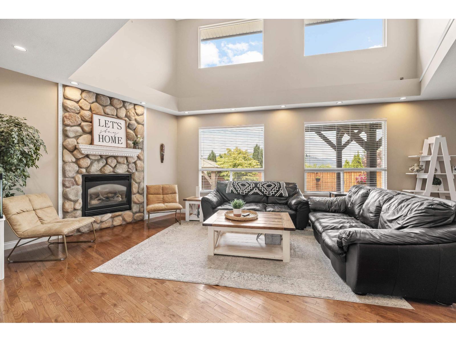 Photo 5 of 8540 Doerksen Drive, Mission BC