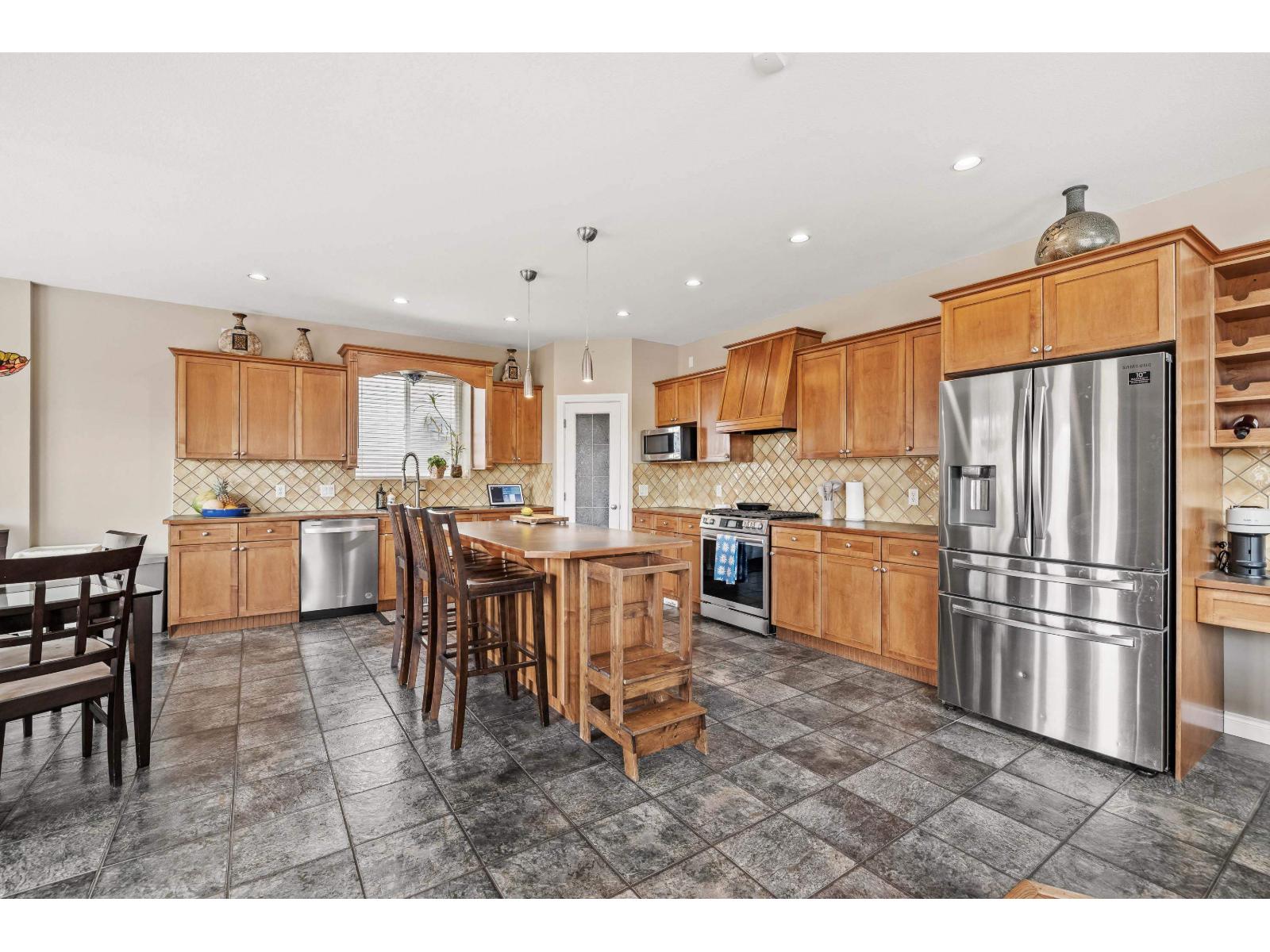 Photo 8 of 8540 Doerksen Drive, Mission BC