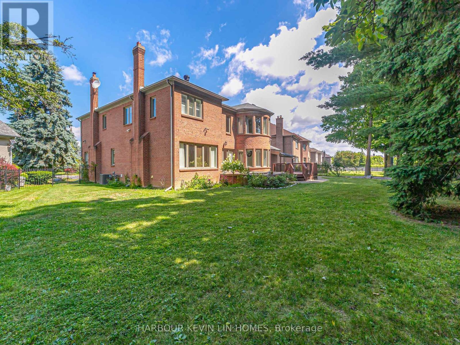 Photo 39 of 10 Edmund Crescent, Richmond Hill ON