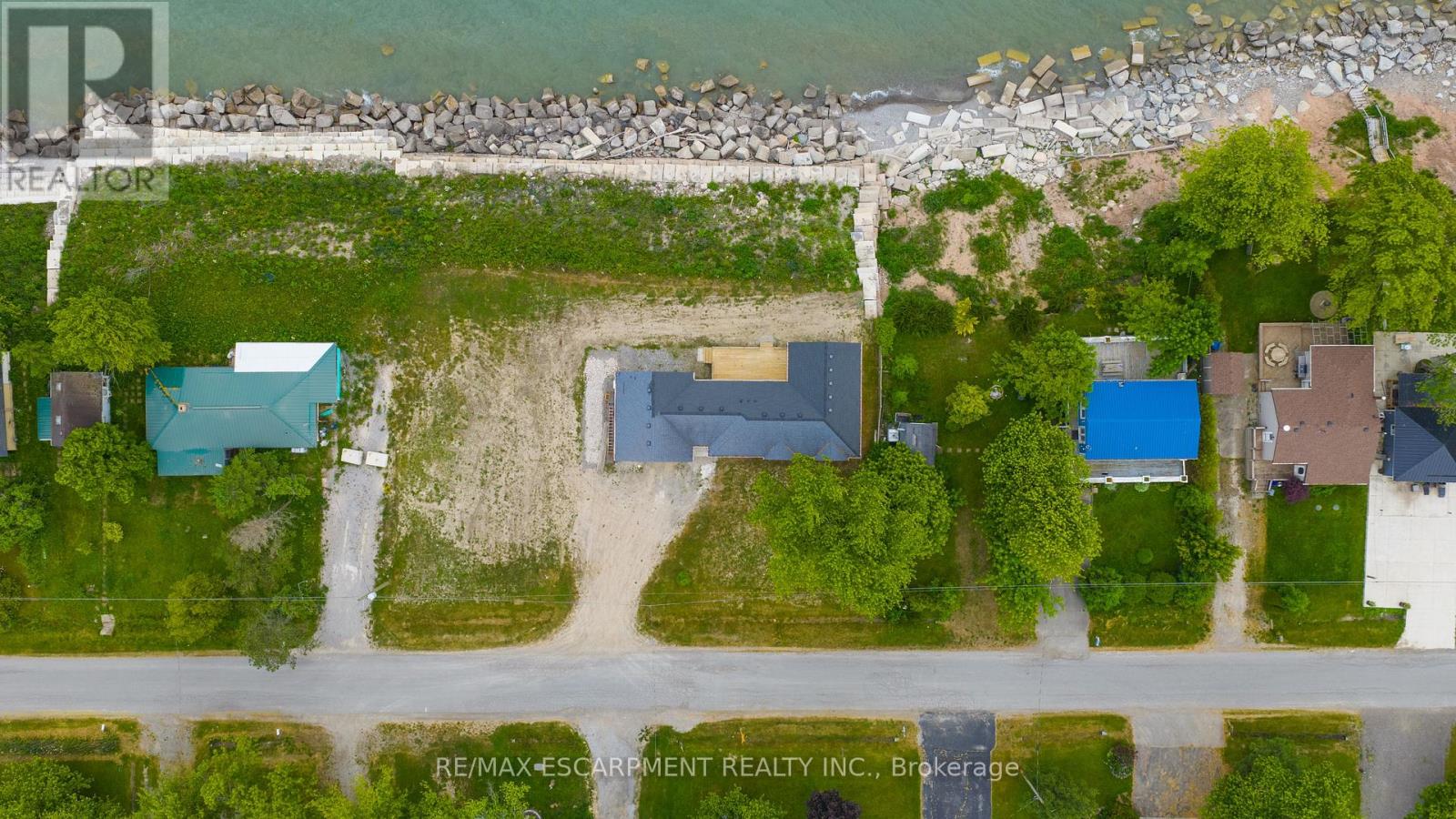 Photo 2 of 21 Villella Road, Haldimand ON
