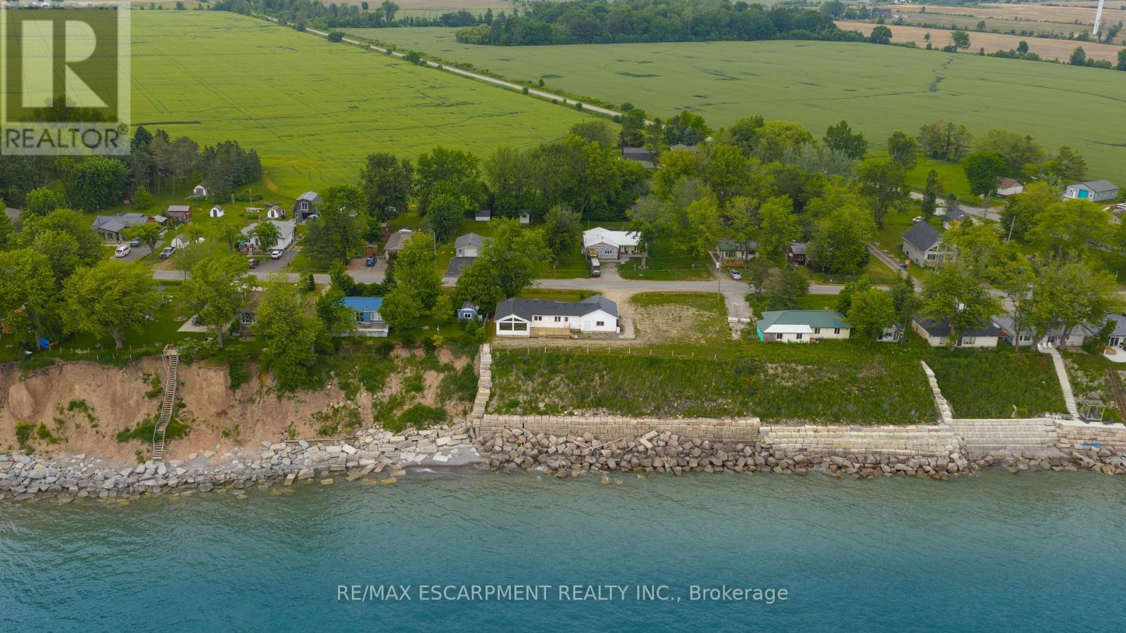 Photo 3 of 21 Villella Road, Haldimand ON