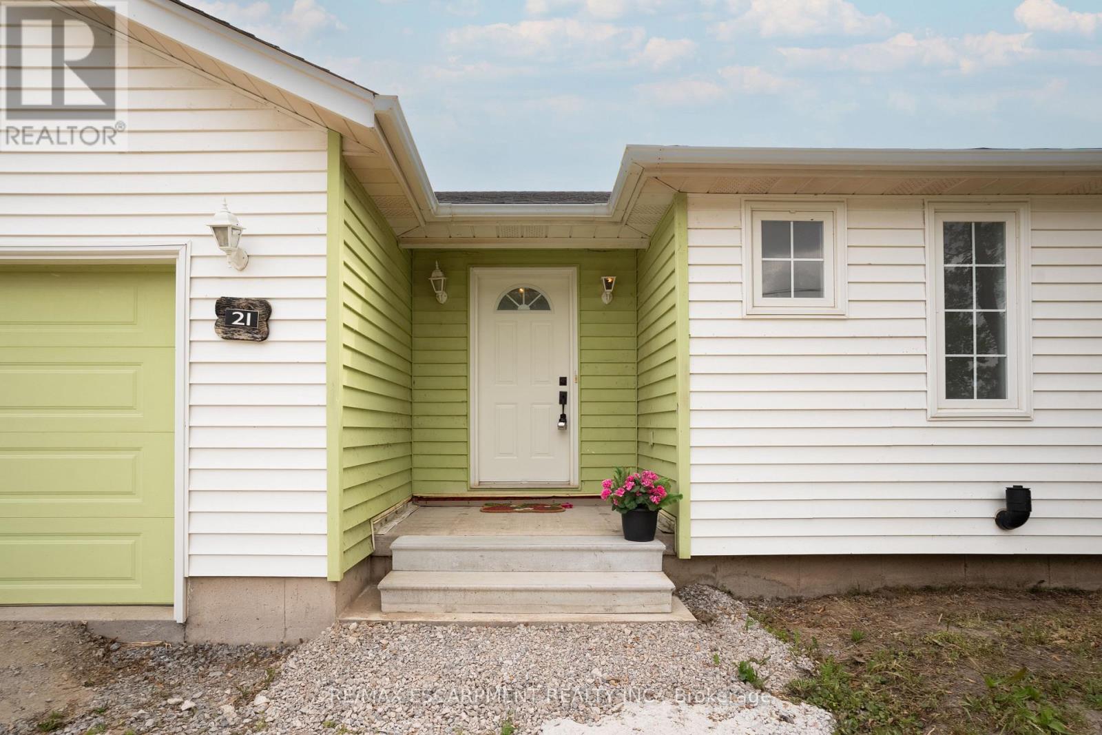 Photo 8 of 21 Villella Road, Haldimand ON