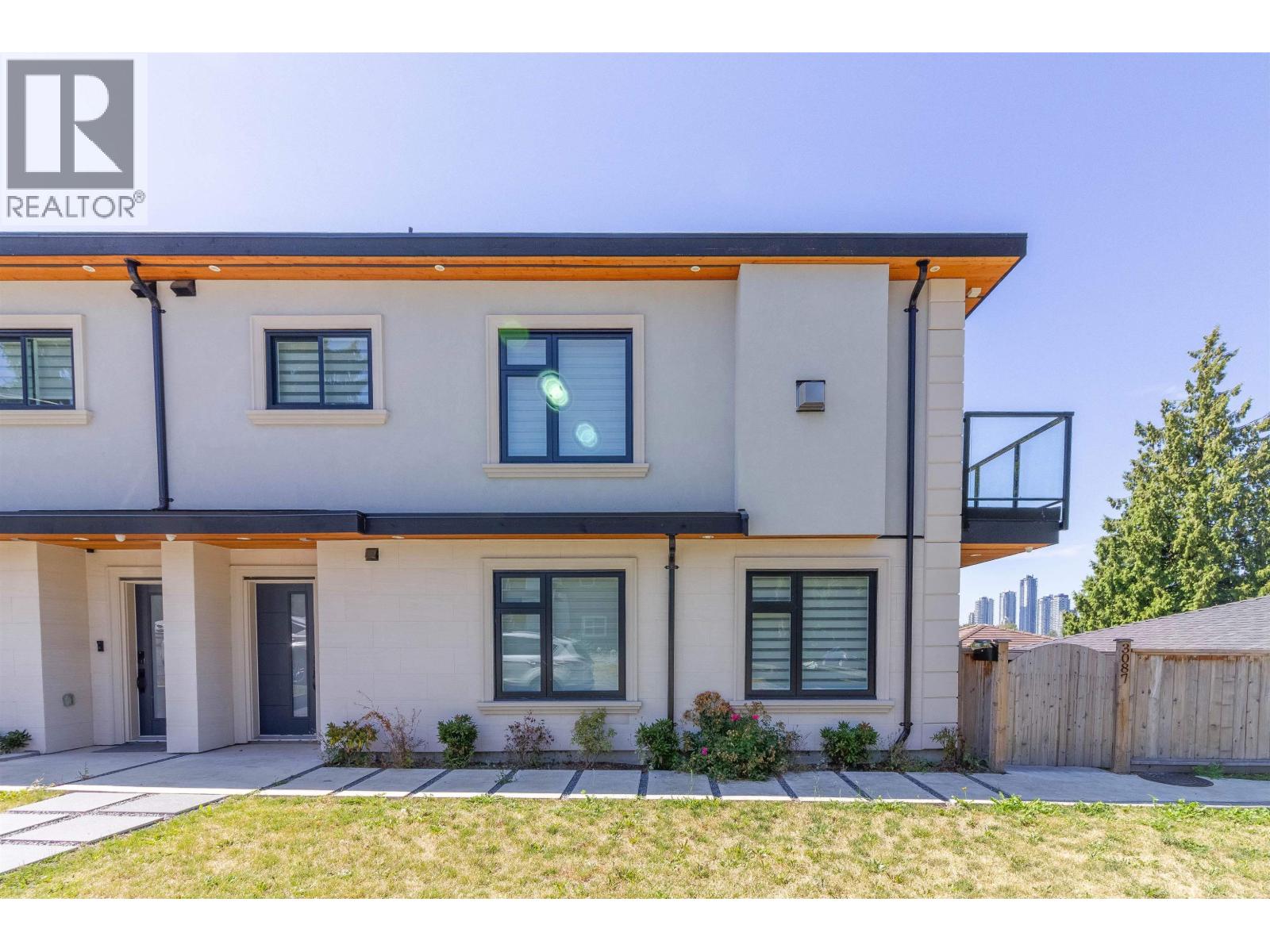 Photo 31 of 3087 Royal Oak Avenue, Burnaby BC