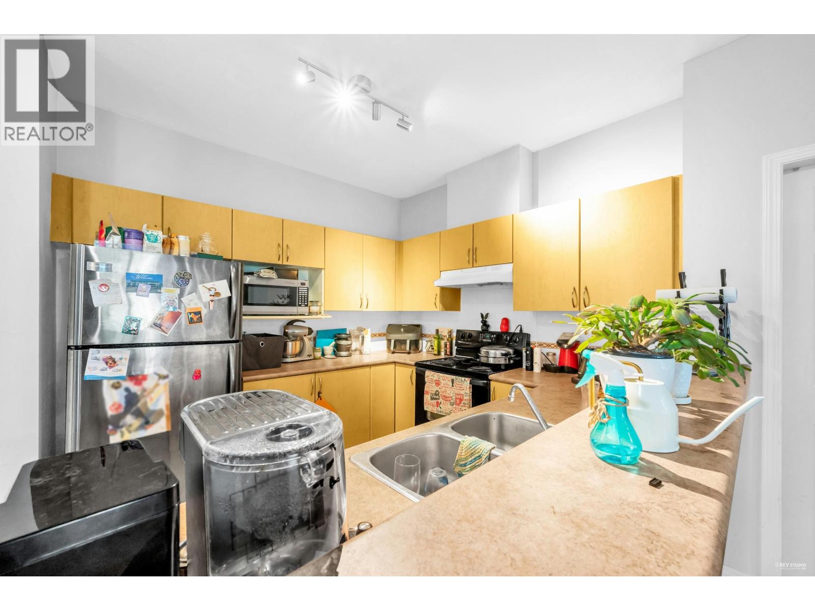 Photo 9 of 213 83 Star Crescent, New Westminster BC