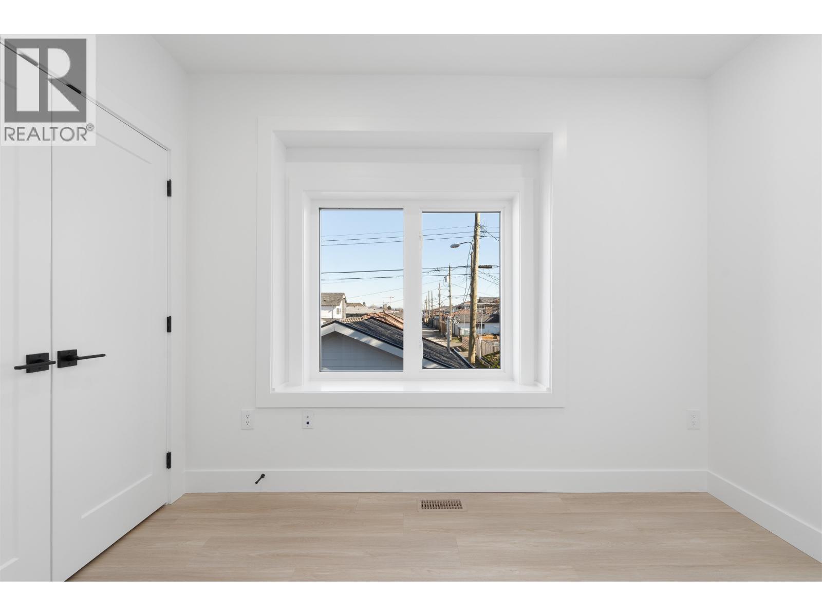 Photo 3 of 4014 Rupert Street, Vancouver BC