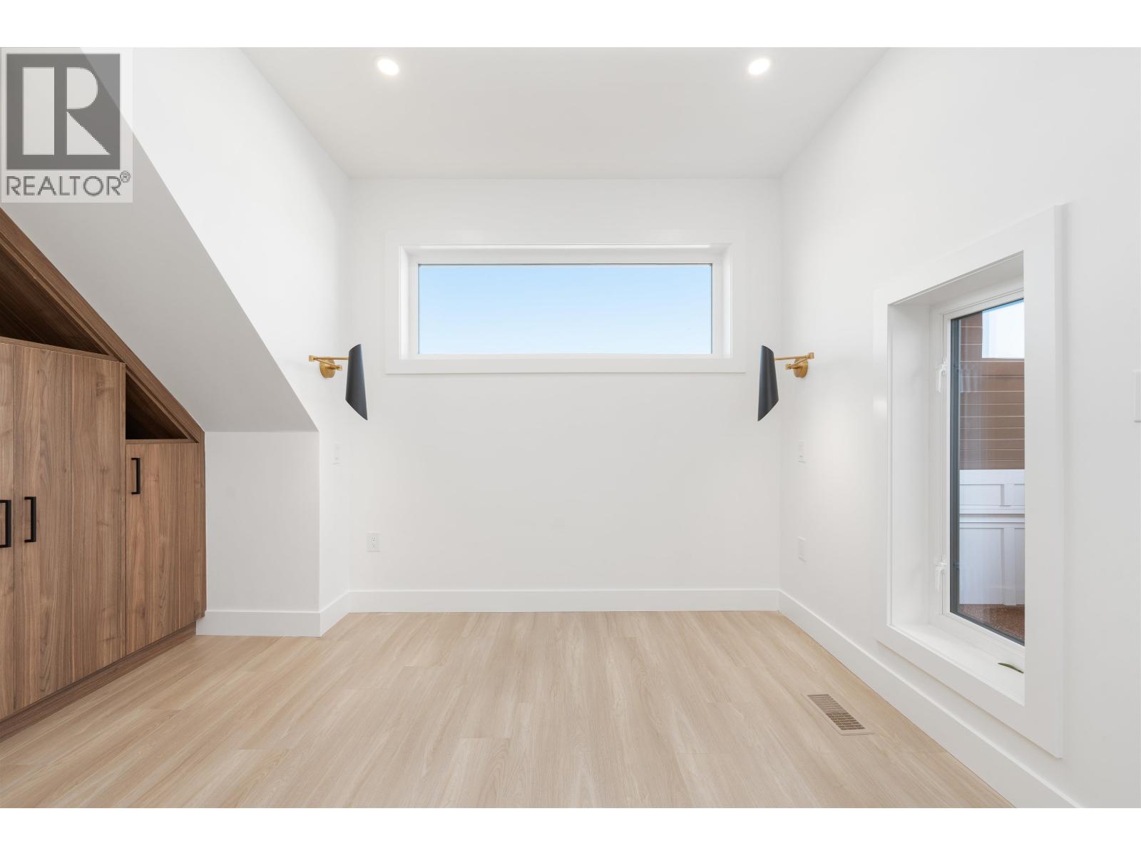 Photo 10 of 4014 Rupert Street, Vancouver BC