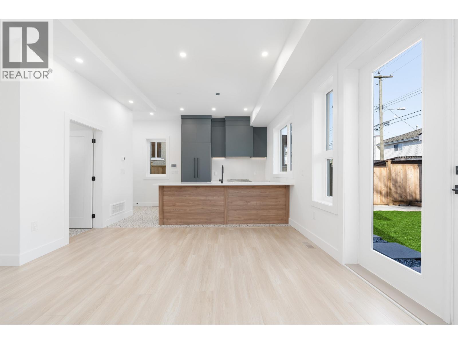 Photo 23 of 4014 Rupert Street, Vancouver BC