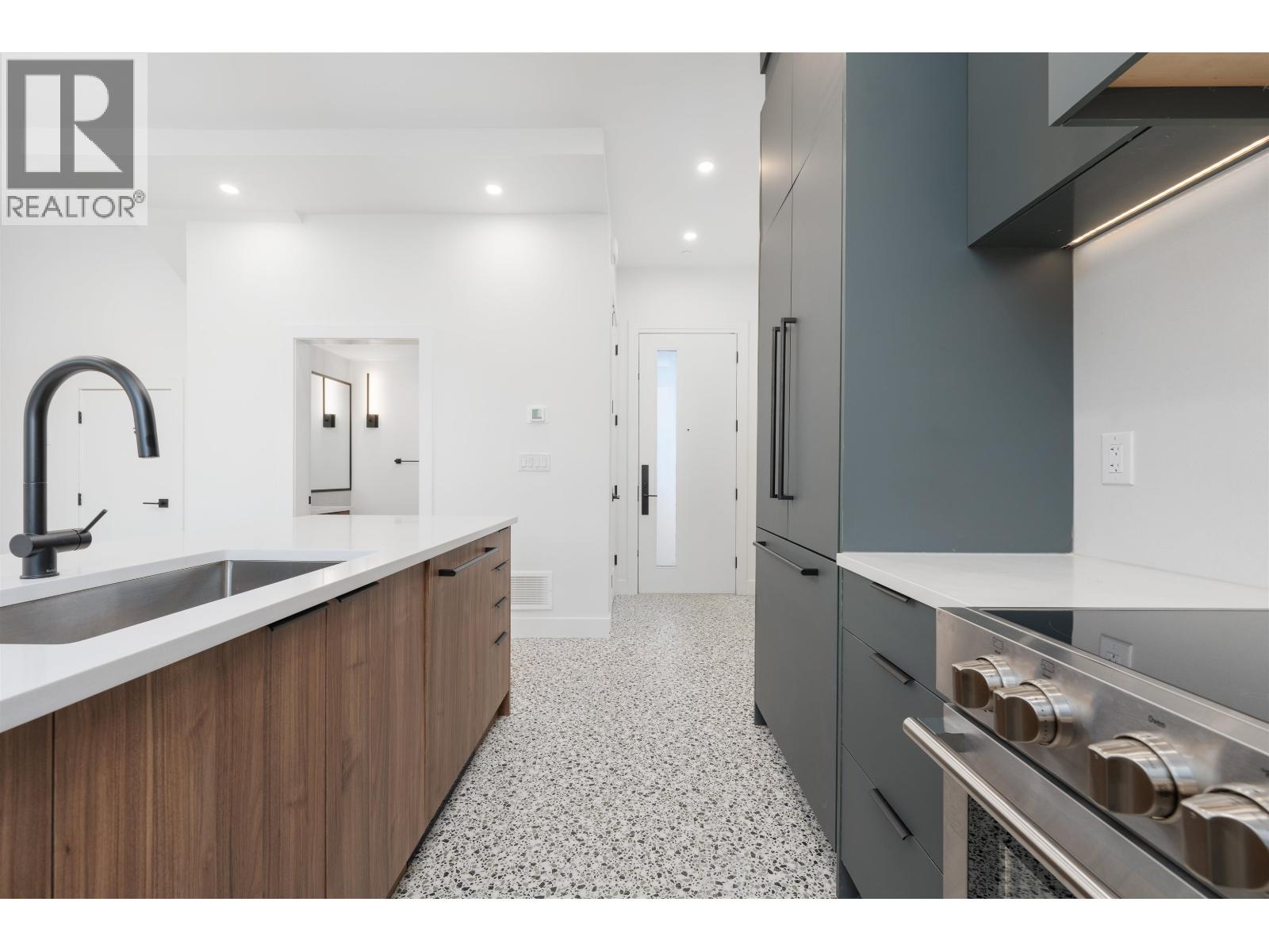 Photo 9 of 4014 Rupert Street, Vancouver BC