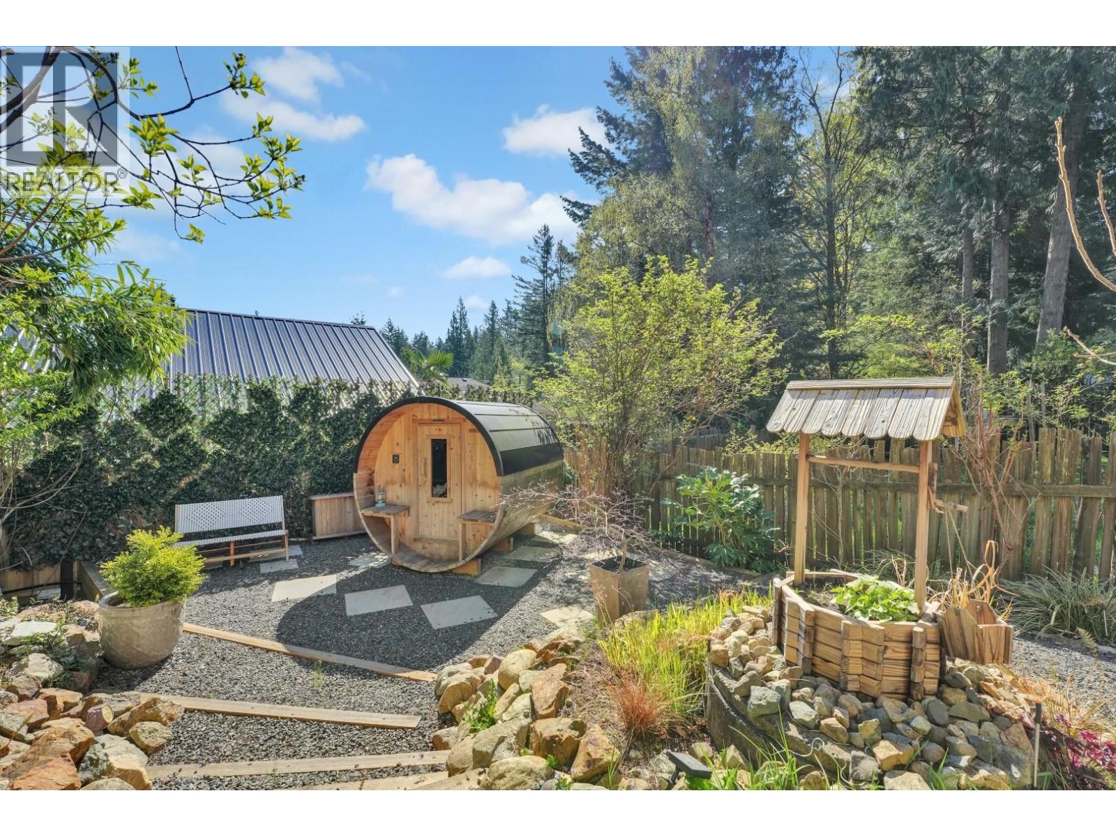 Photo 4 of 1321 Hillcrest Road, Bowen Island BC