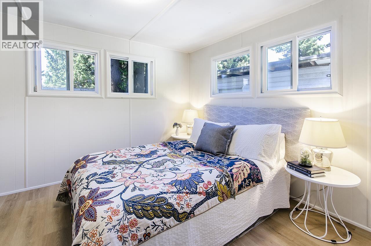 Photo 3 of 422 Raindance Crescent, West Vancouver BC