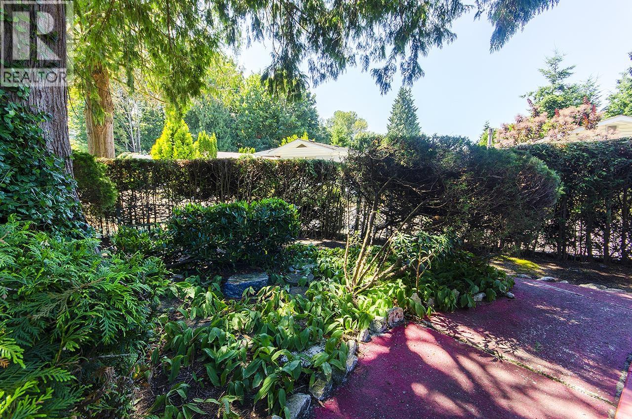 Photo 9 of 422 Raindance Crescent, West Vancouver BC